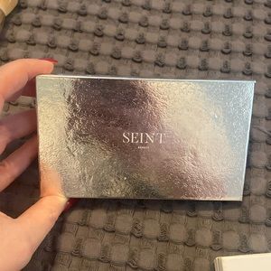 Seint (2) pallets. 8 pc pallet & 18pc pallet with remaining makeup & brush